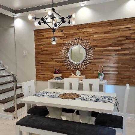 Huge Condo Unit Near Burgos Circle, St Lukes, Shangri-La - P Hamptons T1 Makati City Exterior foto