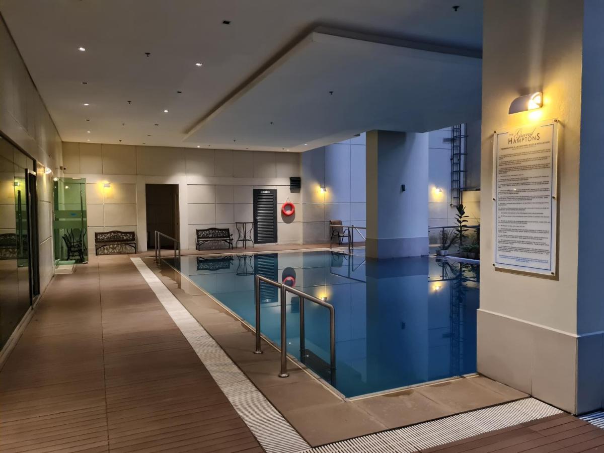 Huge Condo Unit Near Burgos Circle, St Lukes, Shangri-La - P Hamptons T1 Makati City Exterior foto